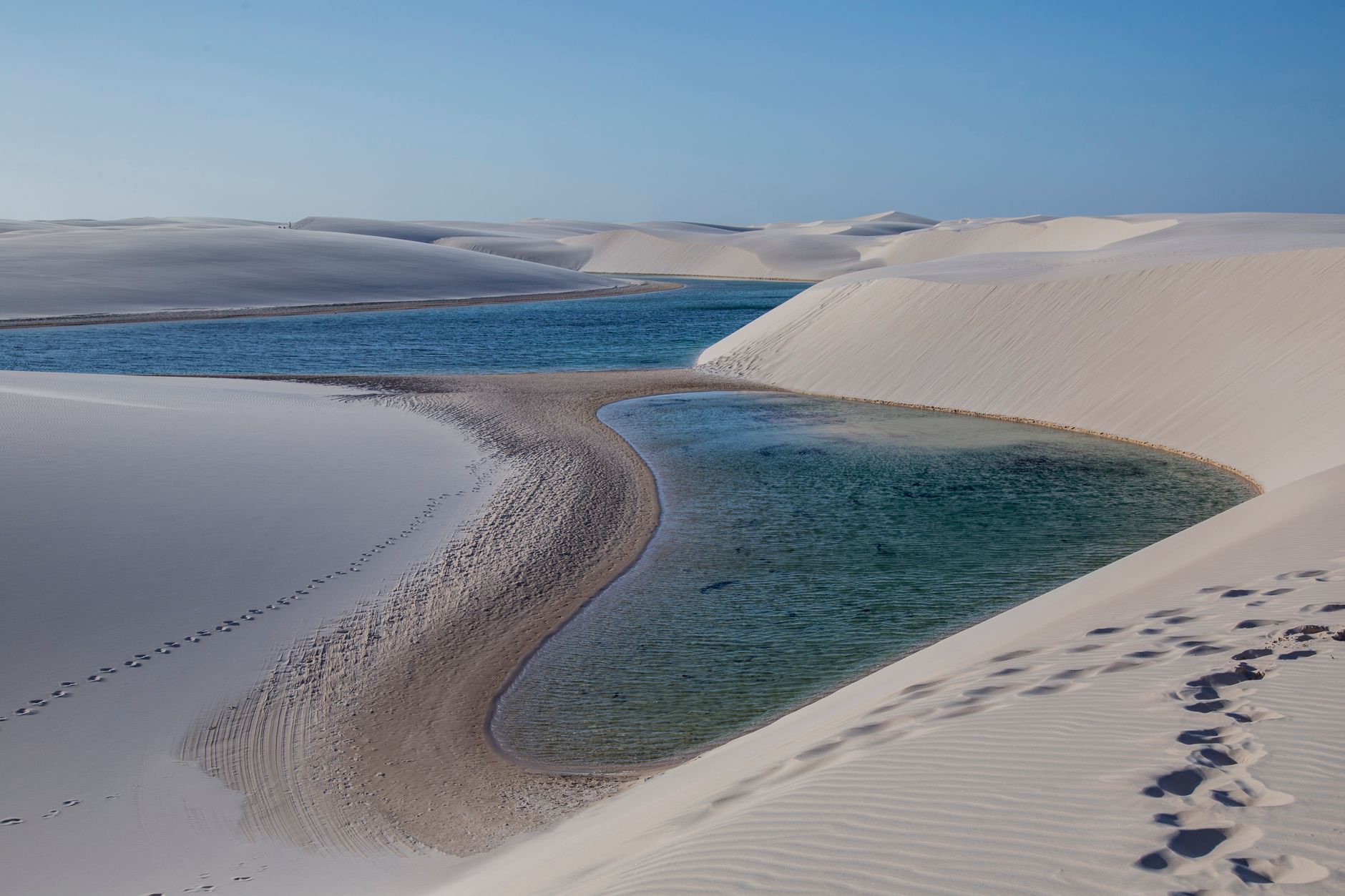 Lagoas nos Lençóis Maranhenses